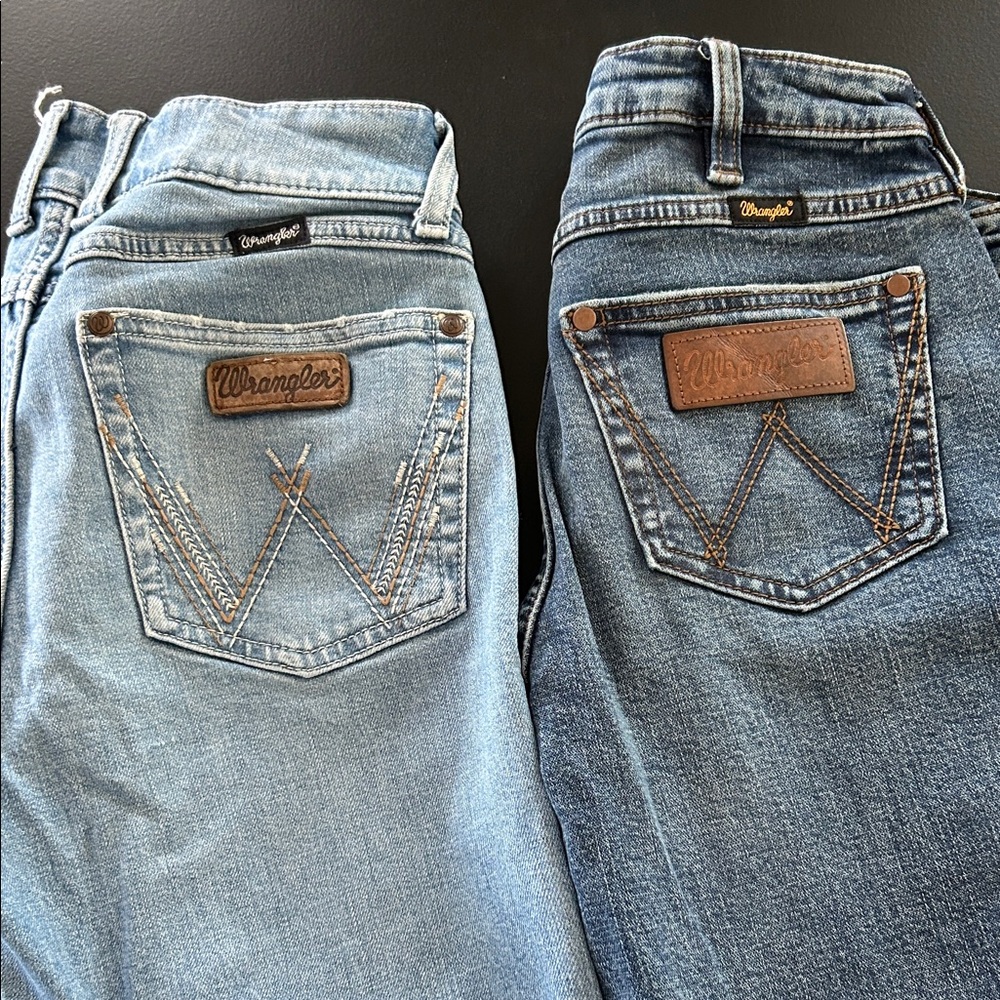 Wrangler Women's Light and Dark Blue Jeans 2 pairs boot leg